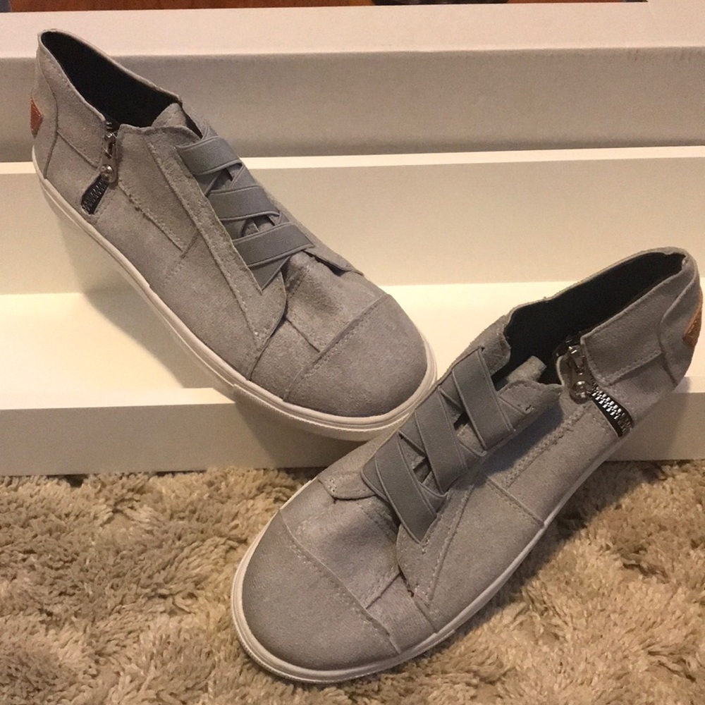 Cute shoes with zipper